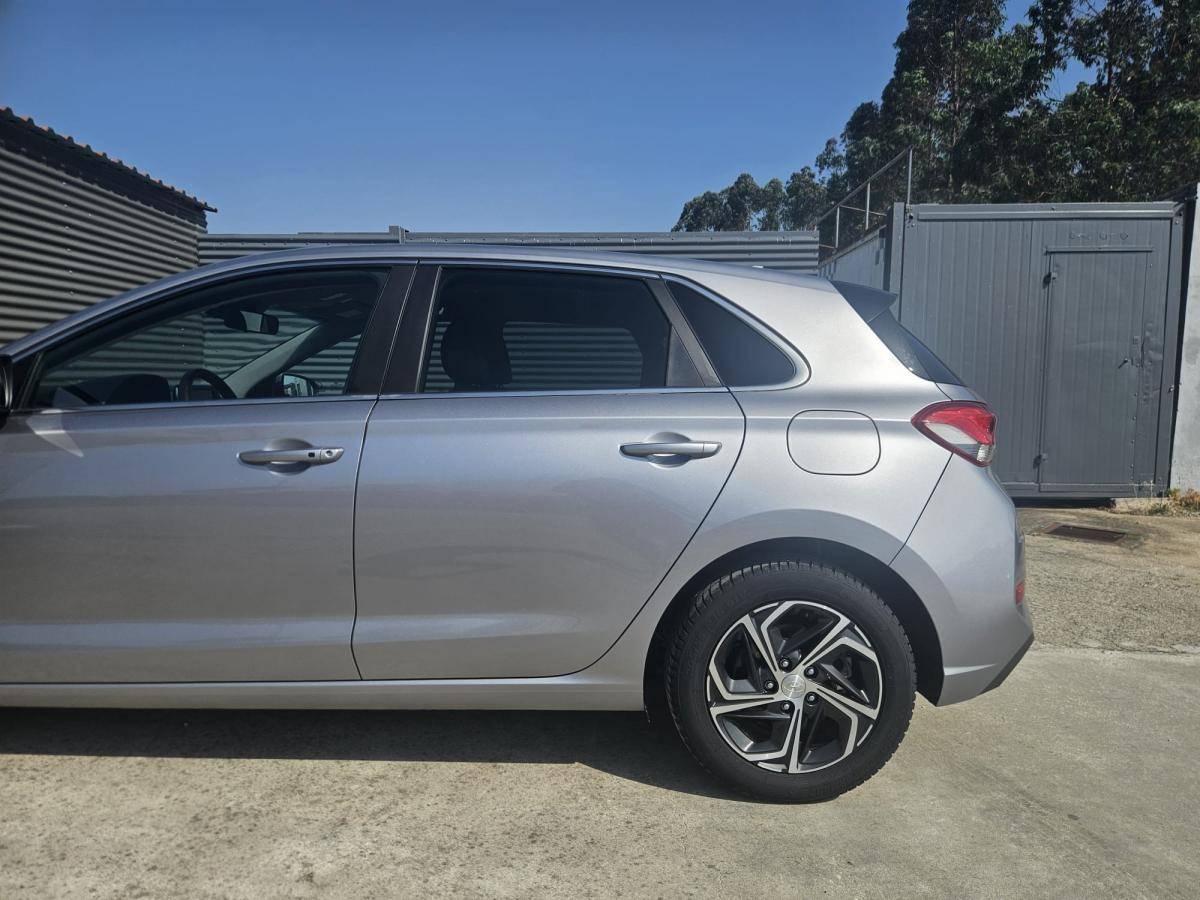 hyundai-i30-2023-gasolina-998cc