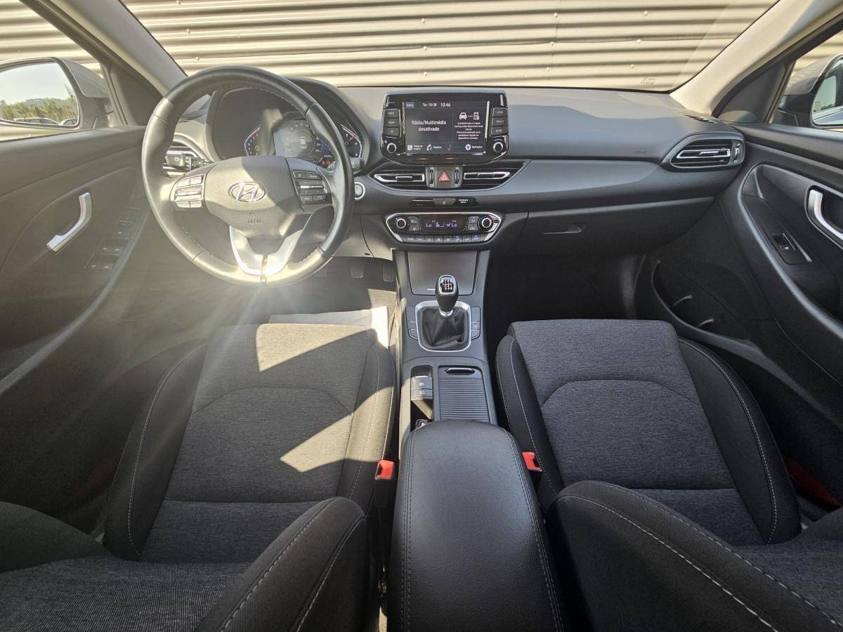 hyundai-i30-2023-gasolina-998cc