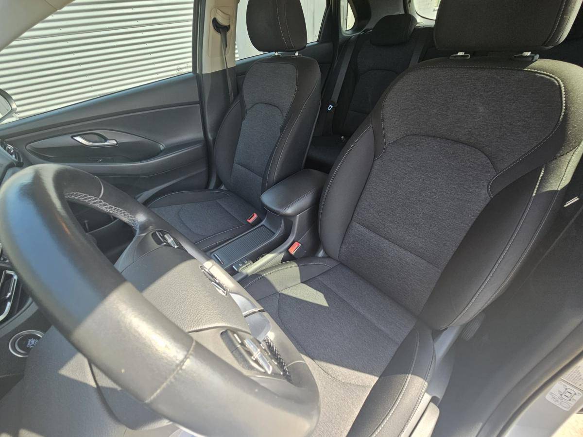 hyundai-i30-2023-gasolina-998cc