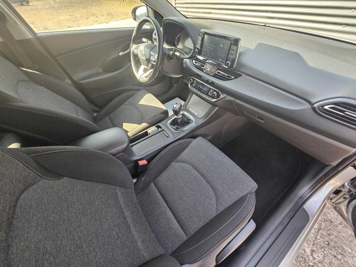 hyundai-i30-2023-gasolina-998cc