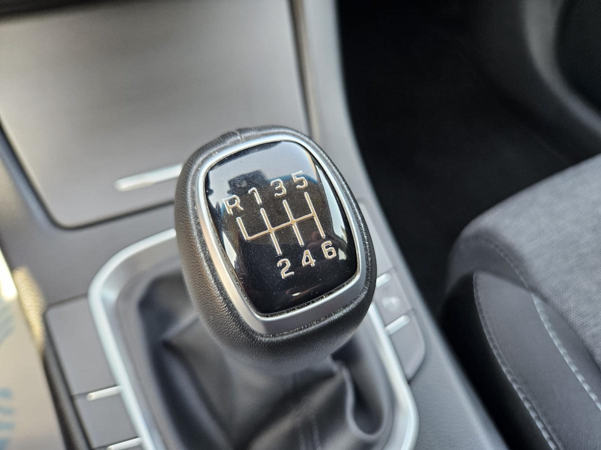 hyundai-i30-2023-gasolina-998cc
