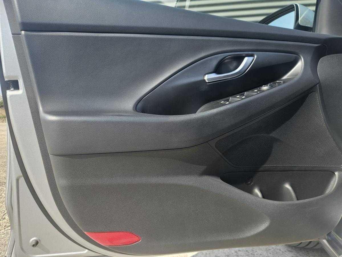hyundai-i30-2023-gasolina-998cc
