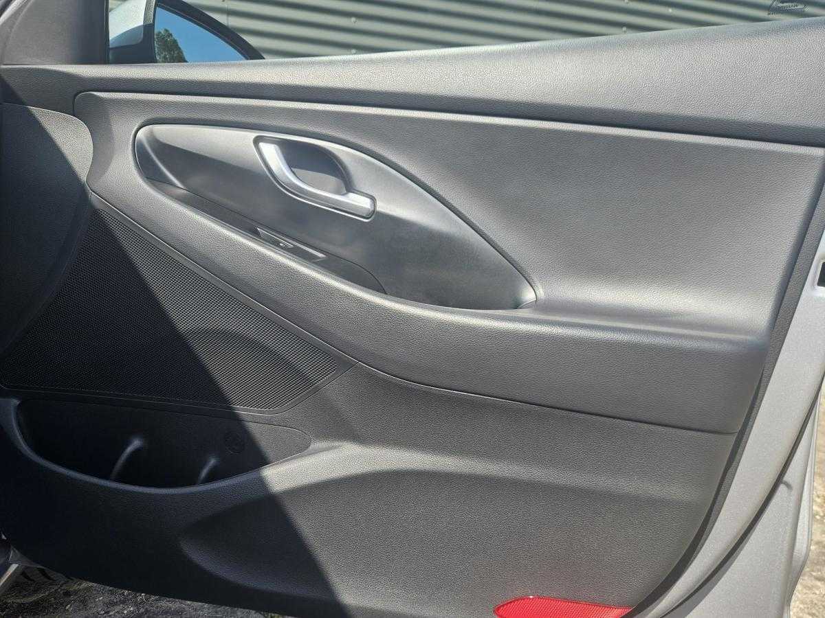 hyundai-i30-2023-gasolina-998cc