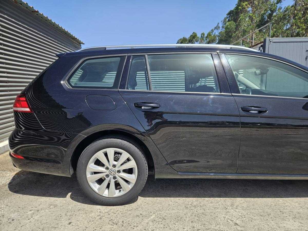 volkswagen-golf-variant-2018-diesel-1598cc