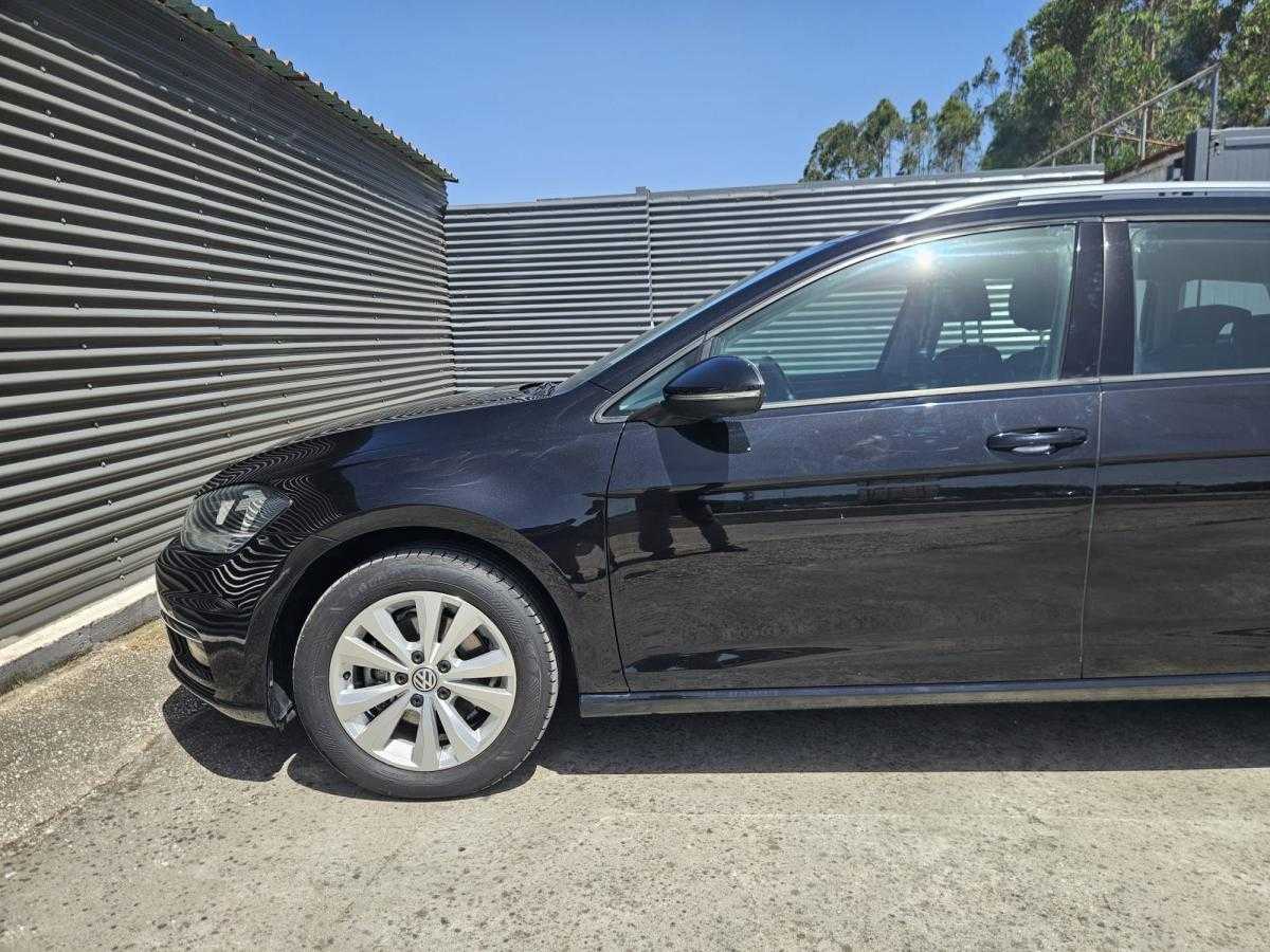 volkswagen-golf-variant-2018-diesel-1598cc