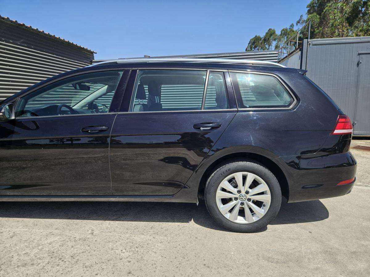 volkswagen-golf-variant-2018-diesel-1598cc