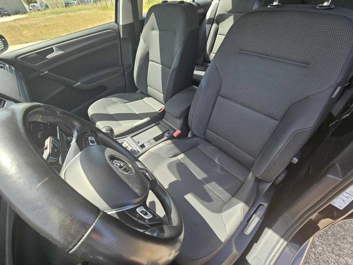 volkswagen-golf-variant-2018-diesel-1598cc