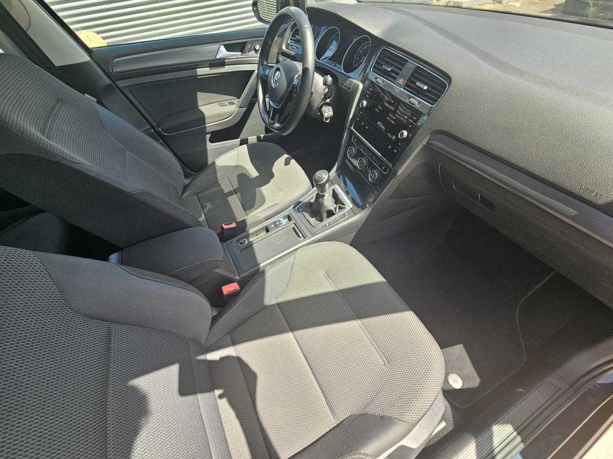 volkswagen-golf-variant-2018-diesel-1598cc