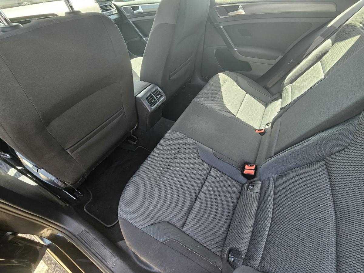 volkswagen-golf-variant-2018-diesel-1598cc