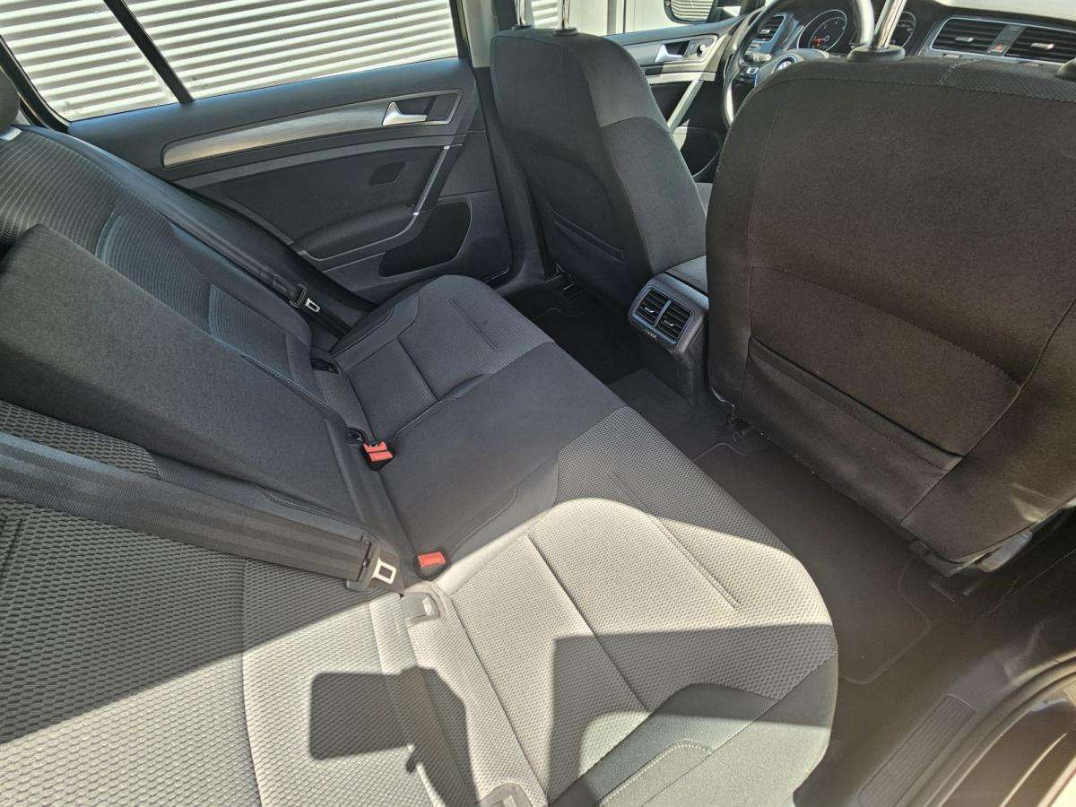 volkswagen-golf-variant-2018-diesel-1598cc