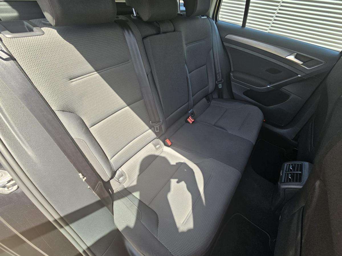 volkswagen-golf-variant-2018-diesel-1598cc