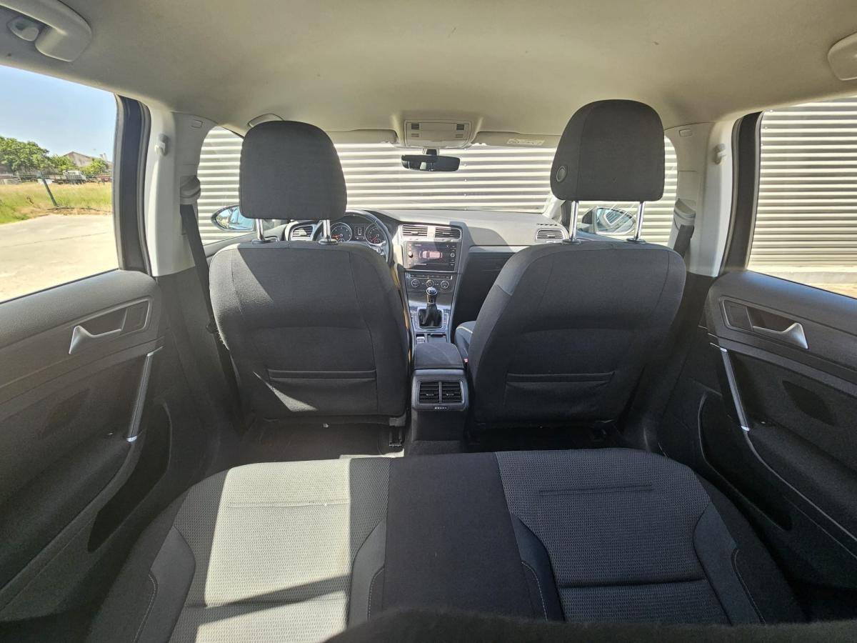 volkswagen-golf-variant-2018-diesel-1598cc