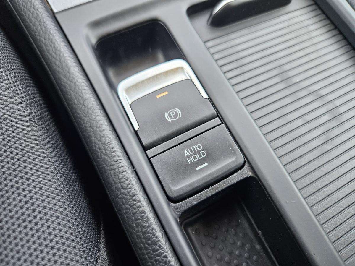 volkswagen-golf-variant-2018-diesel-1598cc