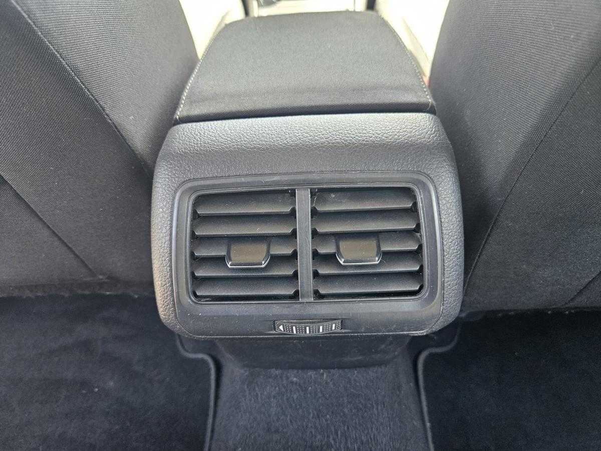 volkswagen-golf-variant-2018-diesel-1598cc