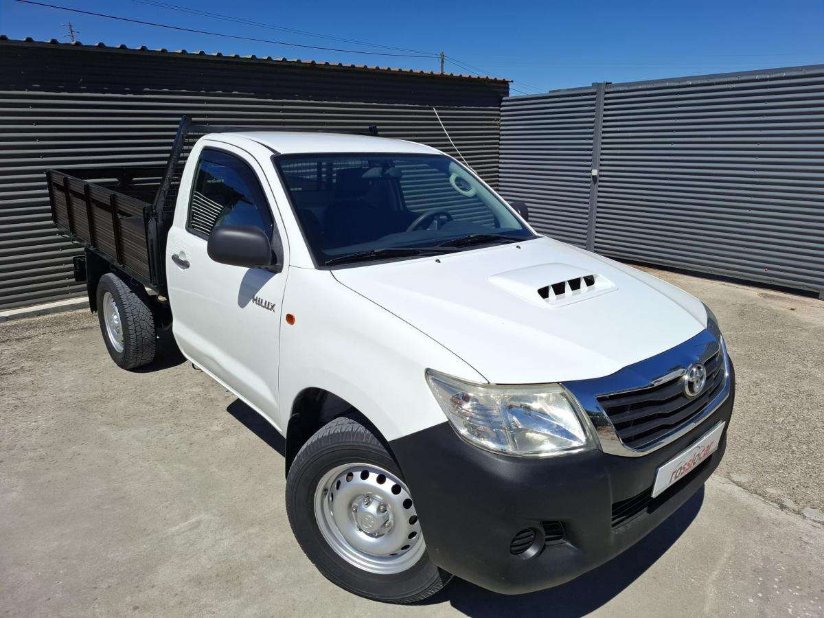 toyota-hilux-2016-diesel-2494cc