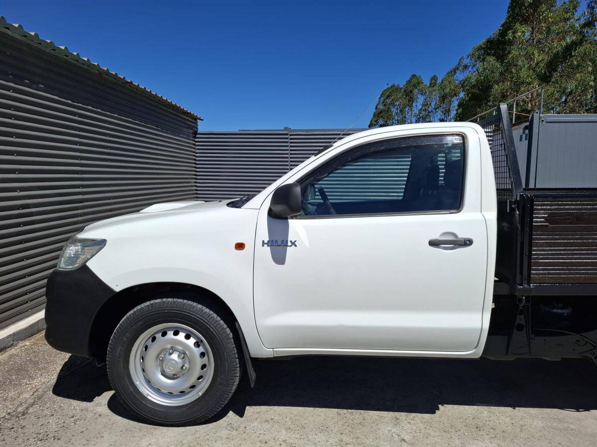 toyota-hilux-2016-diesel-2494cc