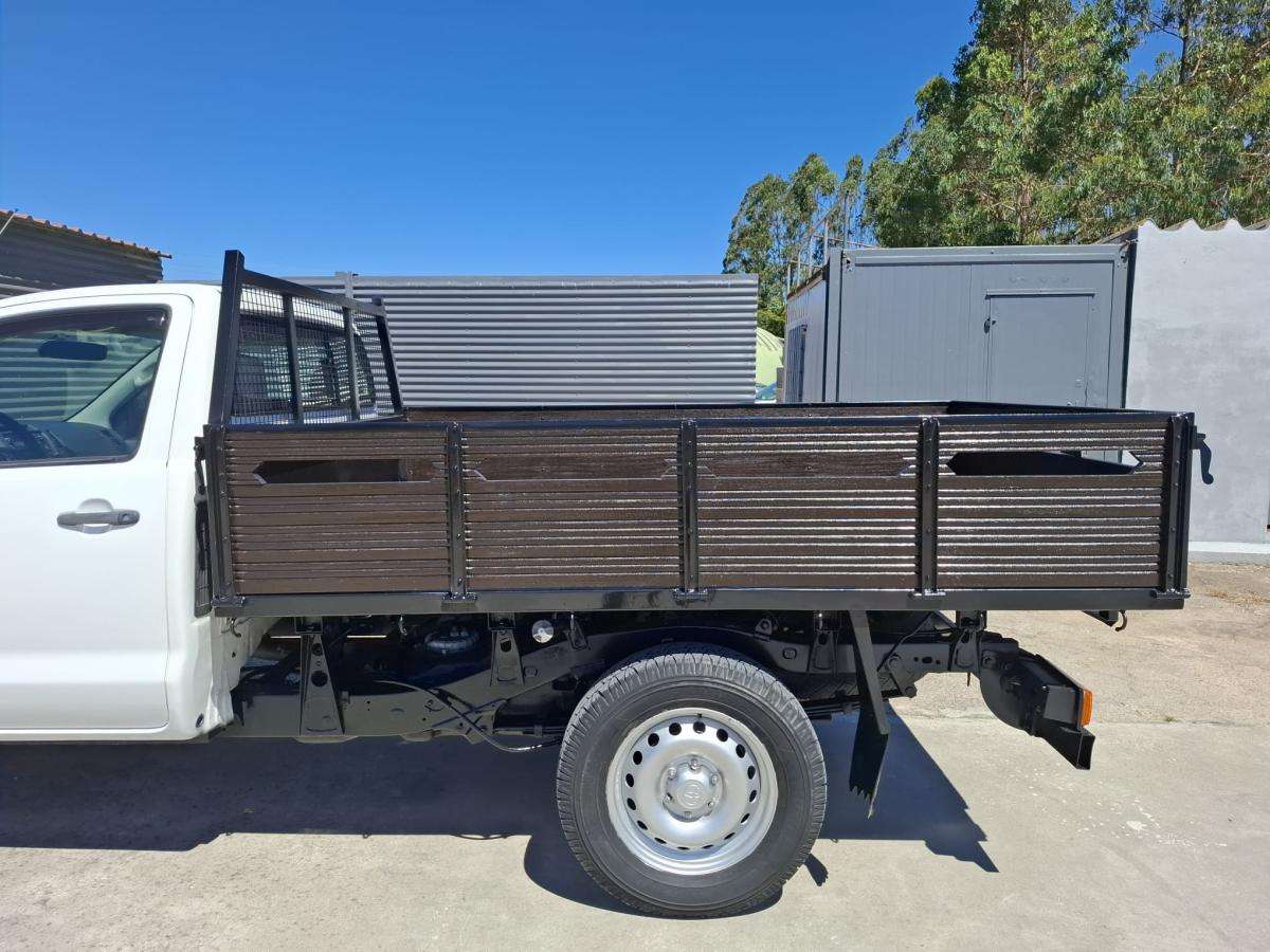 toyota-hilux-2016-diesel-2494cc