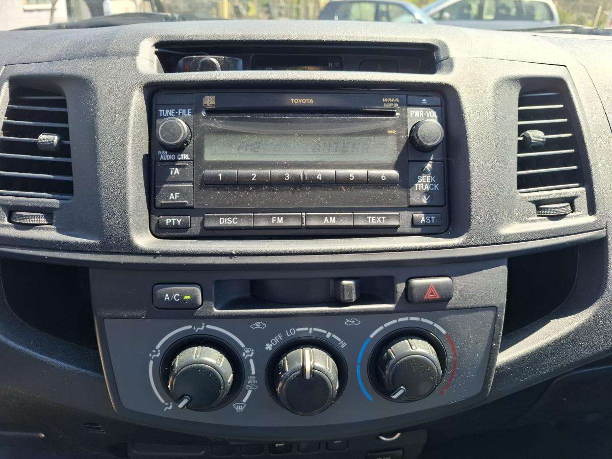 toyota-hilux-2016-diesel-2494cc