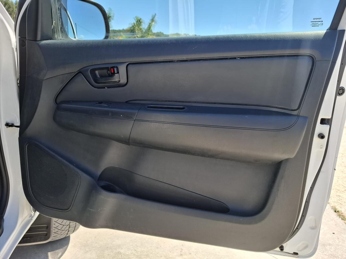 toyota-hilux-2016-diesel-2494cc