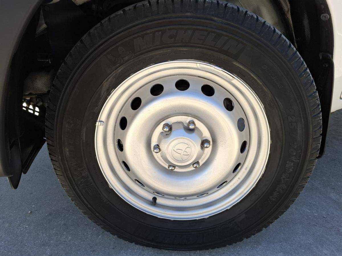toyota-hilux-2016-diesel-2494cc
