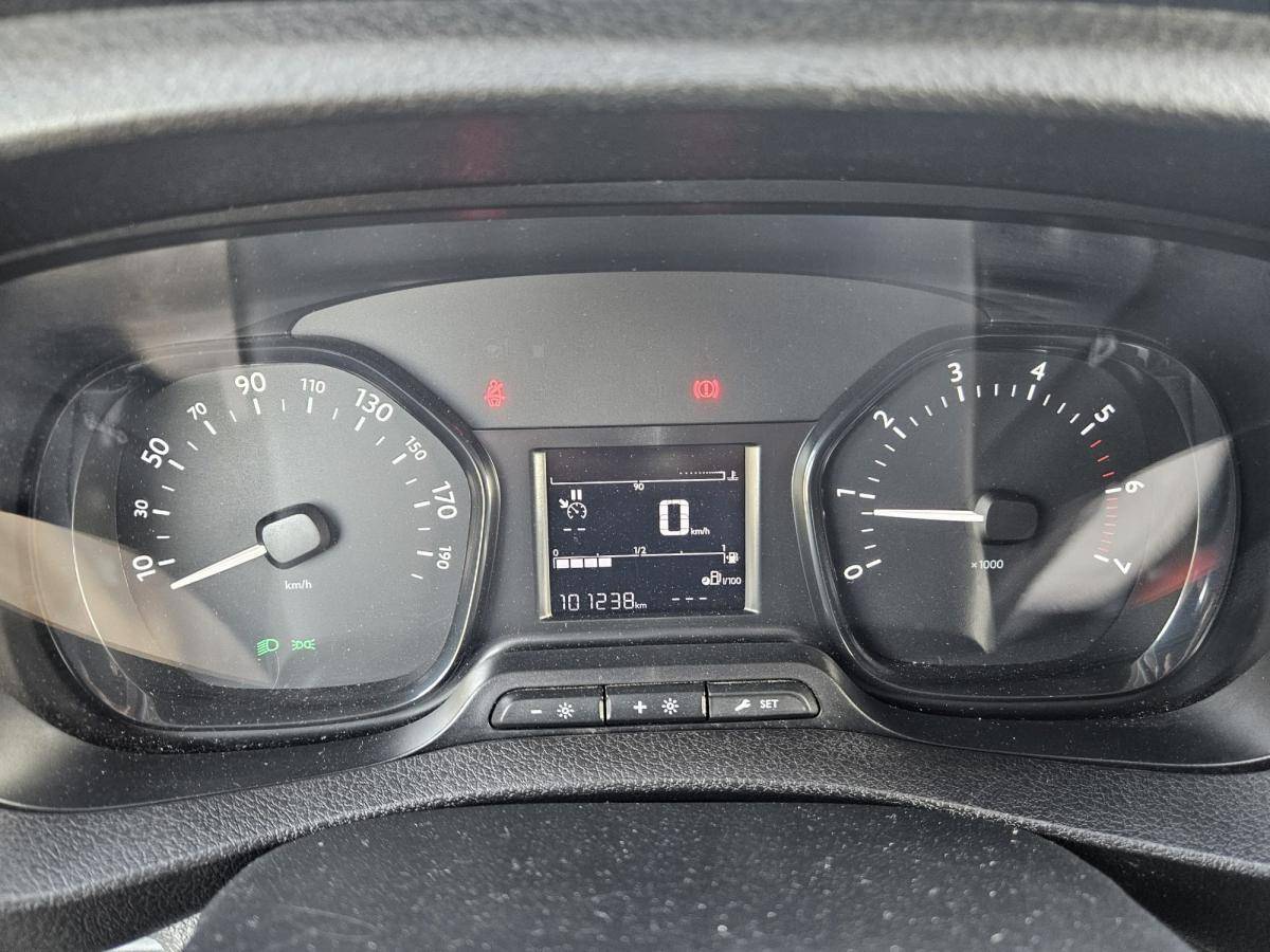 opel-vivaro-2020-diesel-1499cc