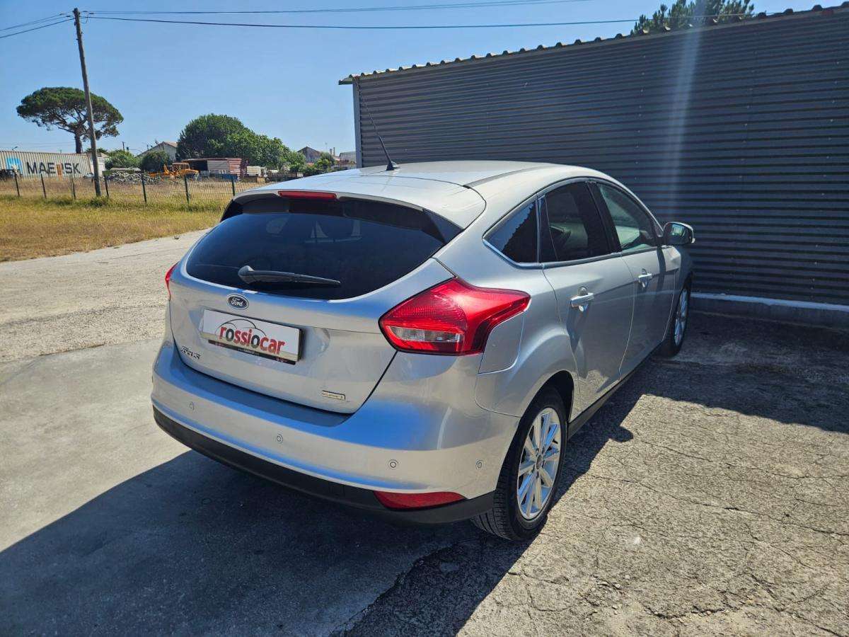 ford-focus-2015-gasolina-998cc