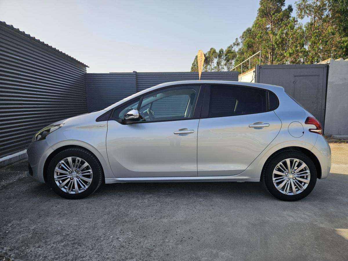 peugeot-208-2018-gasolina-1199cc