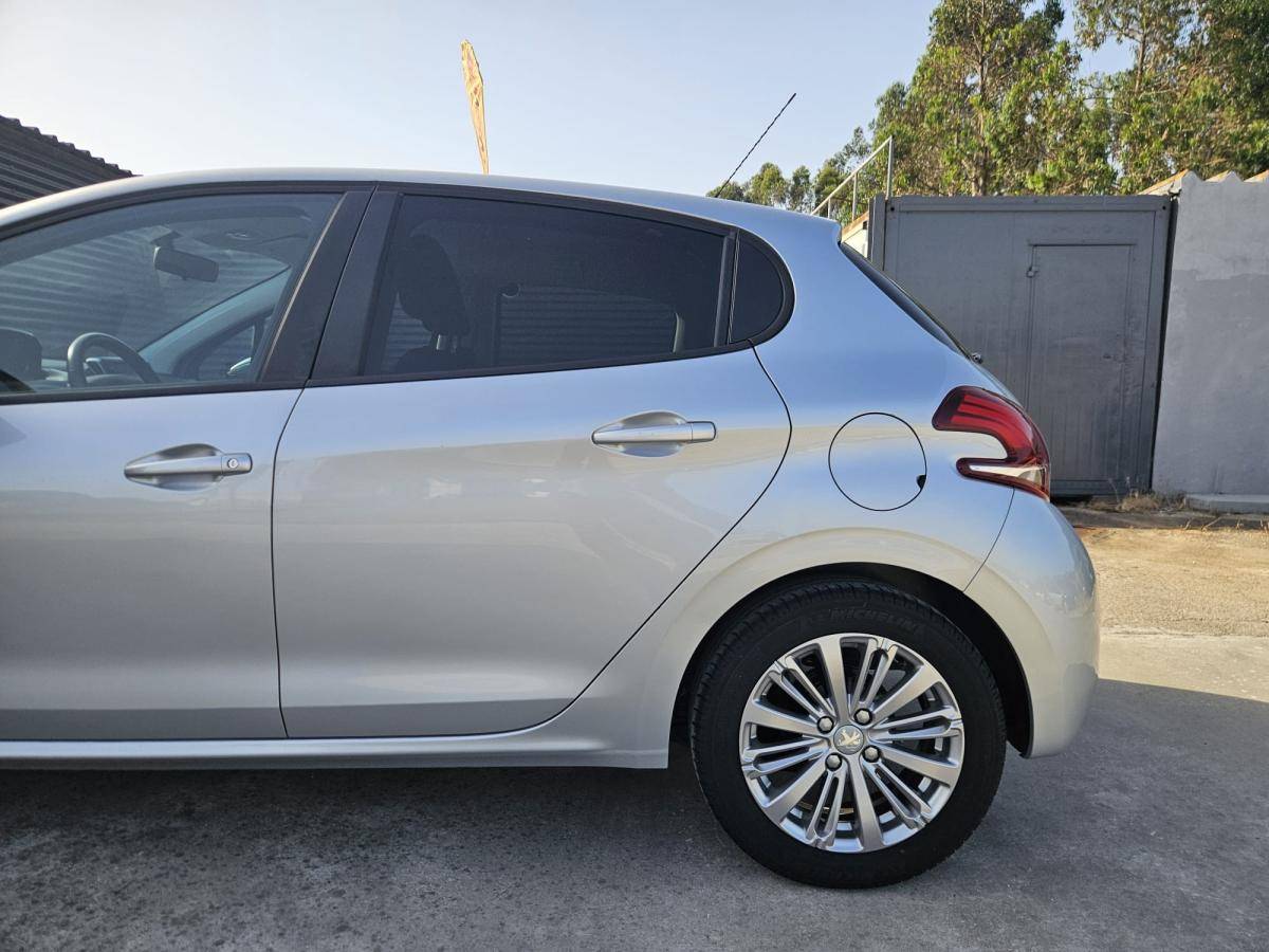 peugeot-208-2018-gasolina-1199cc