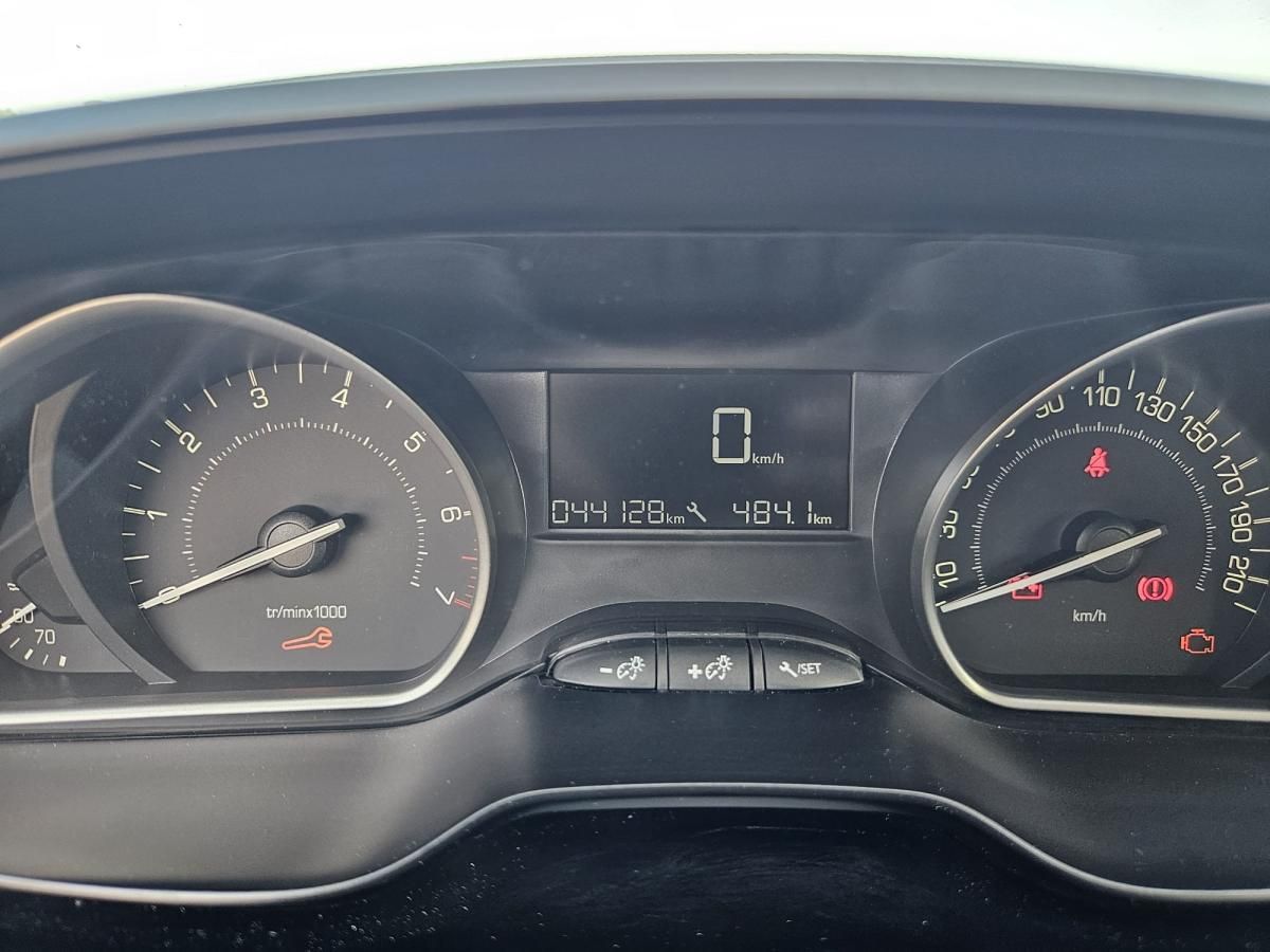 peugeot-208-2018-gasolina-1199cc