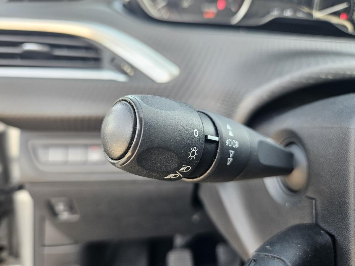 peugeot-208-2018-gasolina-1199cc