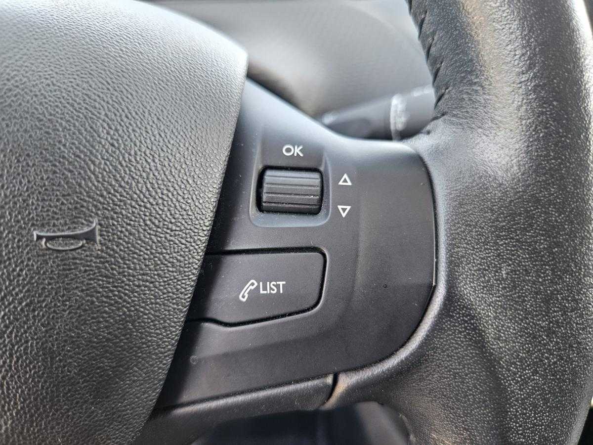 peugeot-208-2018-gasolina-1199cc