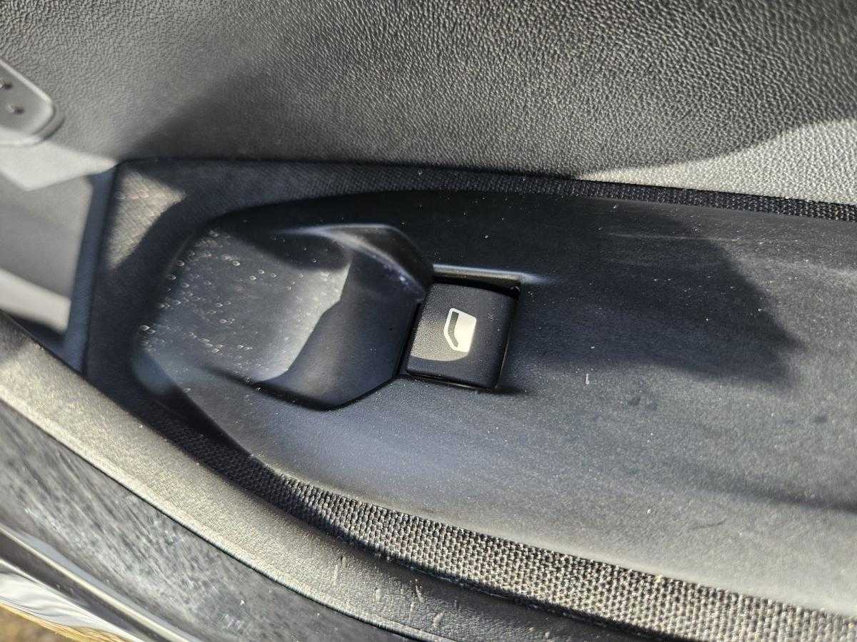 peugeot-208-2018-gasolina-1199cc