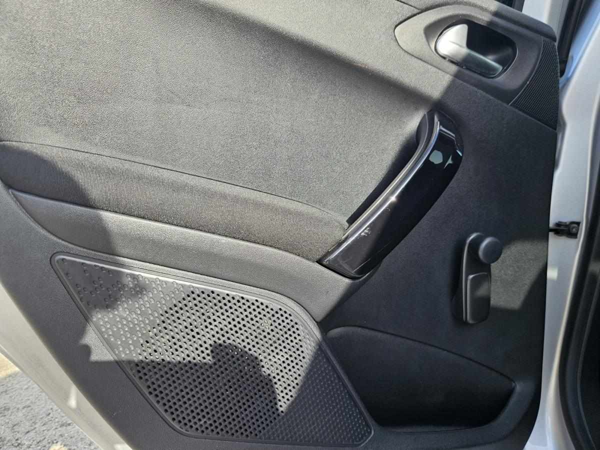 peugeot-208-2018-gasolina-1199cc