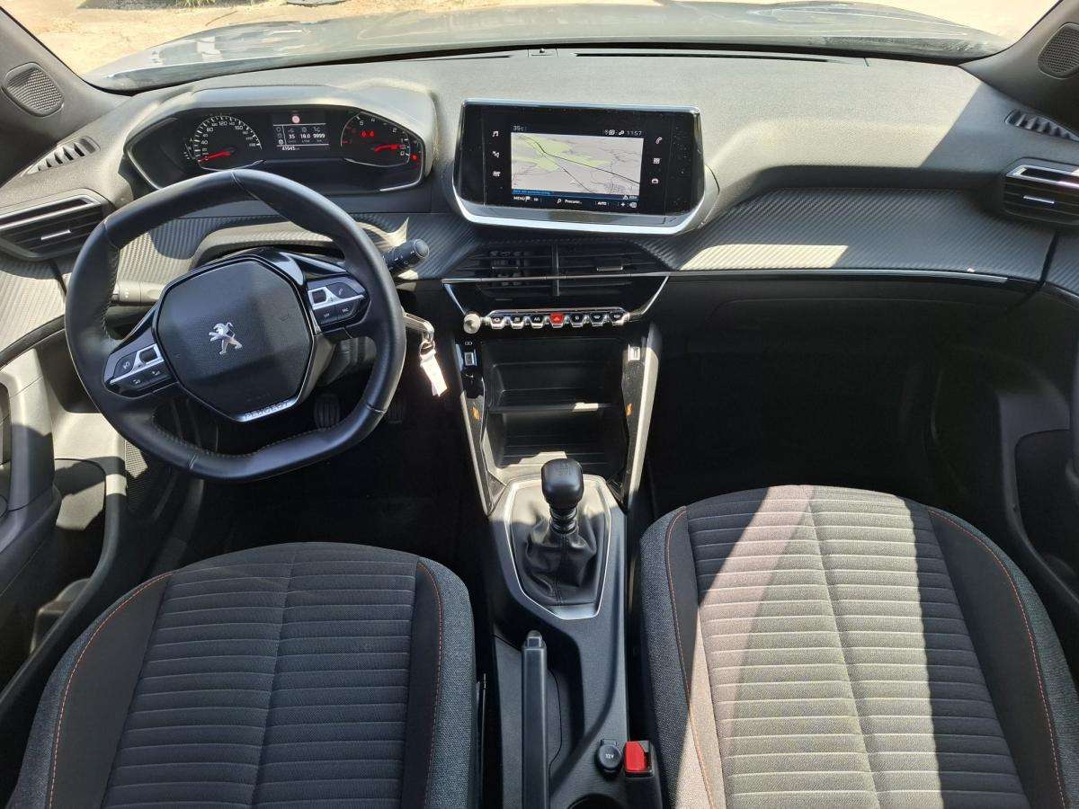 peugeot-2008-2023-gasolina-1199cc
