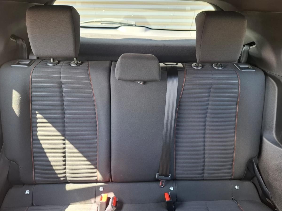 peugeot-2008-2023-gasolina-1199cc