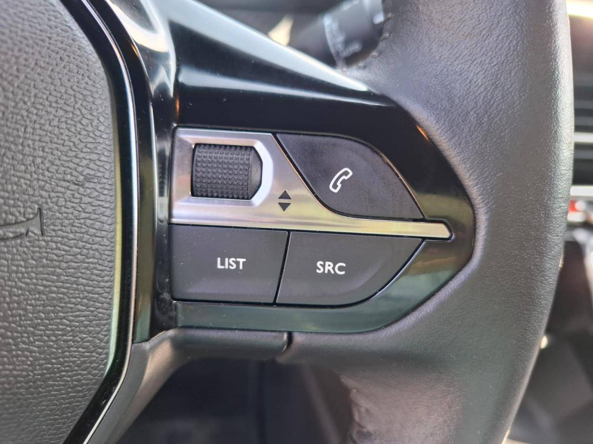 peugeot-2008-2023-gasolina-1199cc