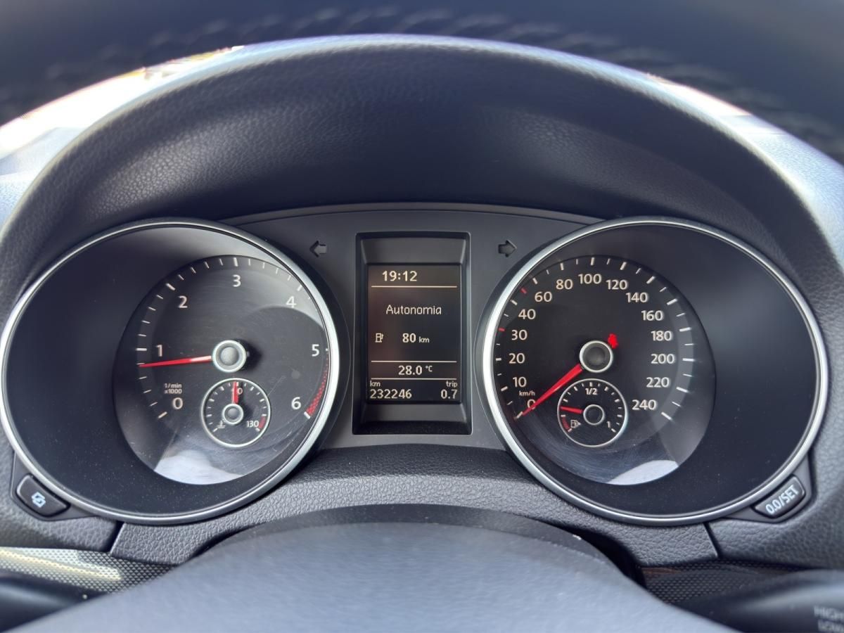 volkswagen-golf-variant-2010-diesel-1598cc
