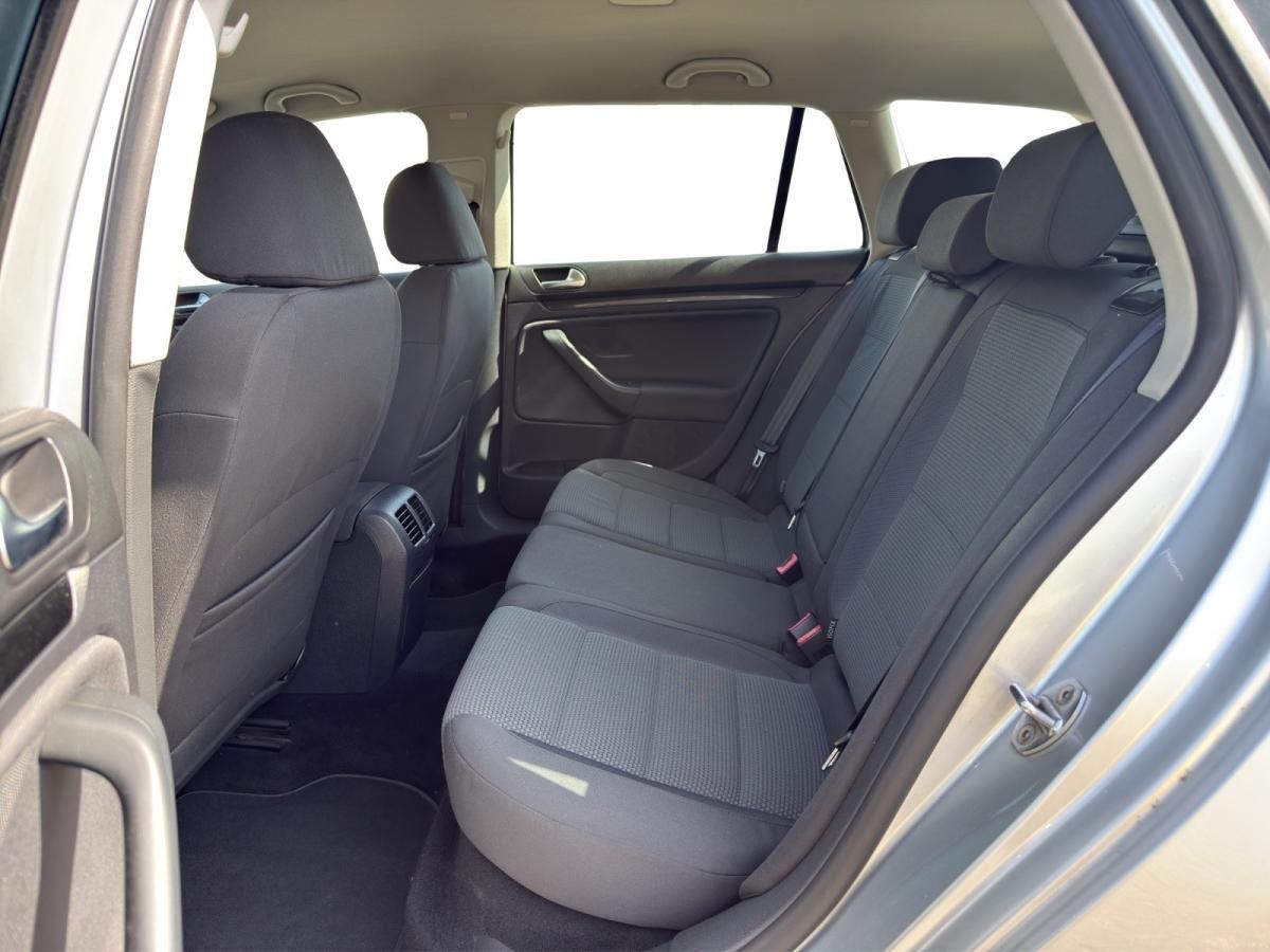 volkswagen-golf-variant-2010-diesel-1598cc