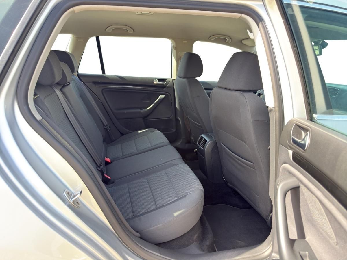 volkswagen-golf-variant-2010-diesel-1598cc