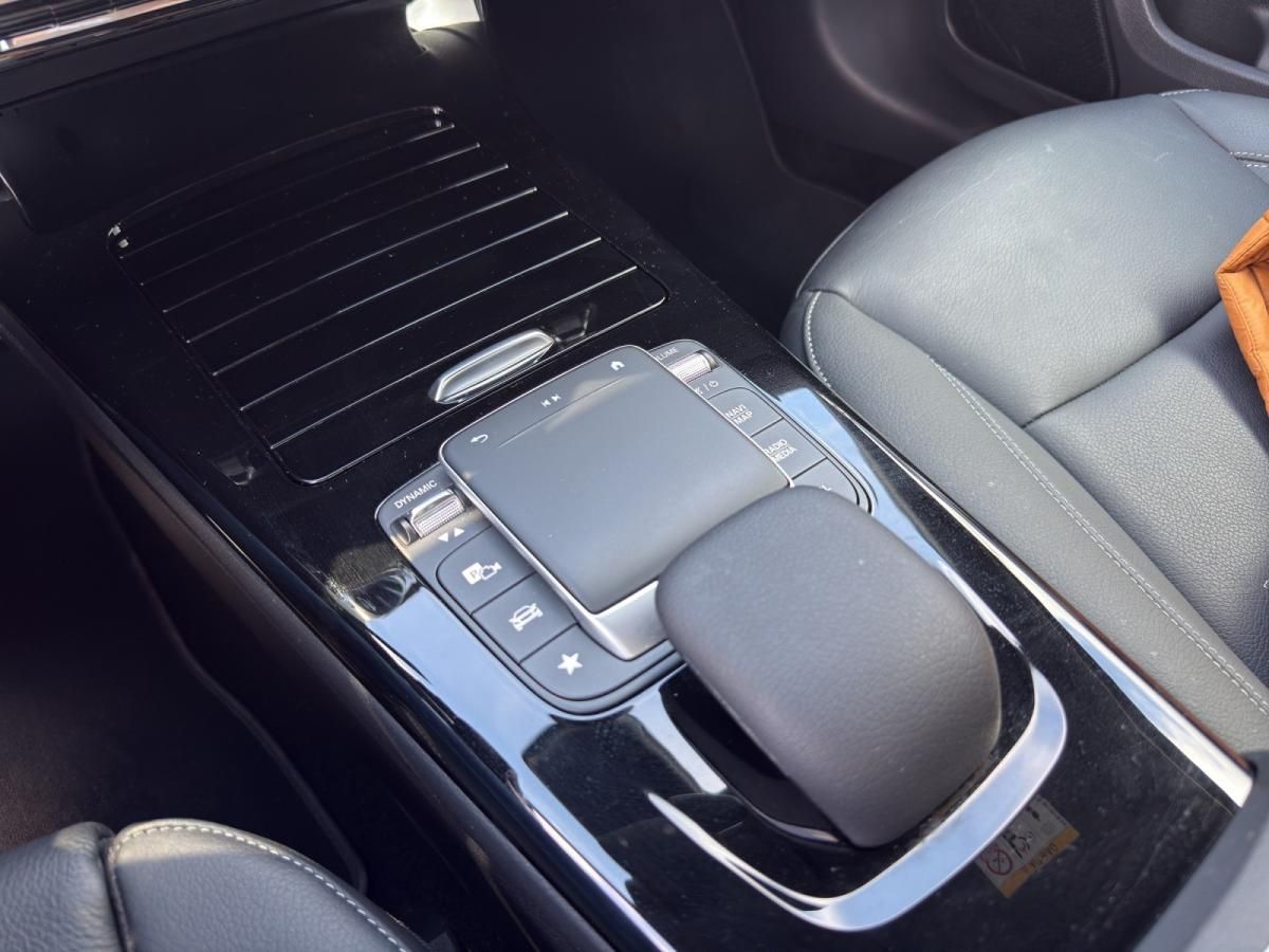 mercedes-benz-classe-a-2021-hibrido-a-gasolina-1332cc
