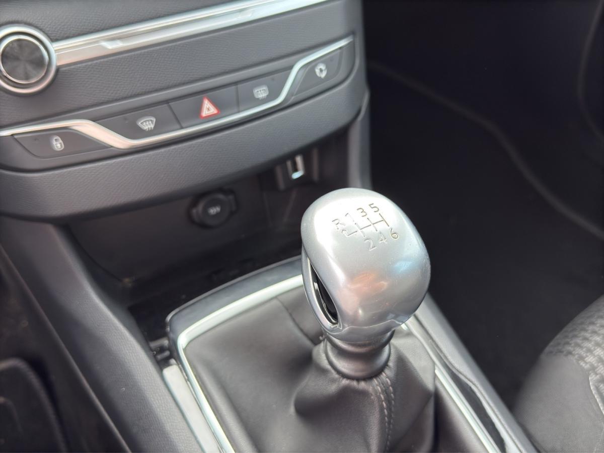 peugeot-308-2018-gasolina-1199cc