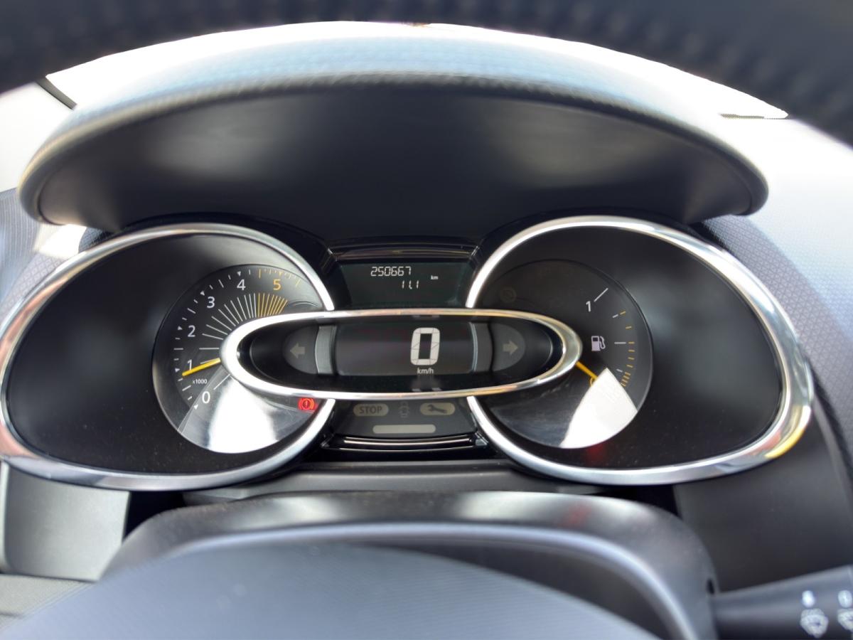 renault-clio-sport-tourer-2014-diesel-1461cc