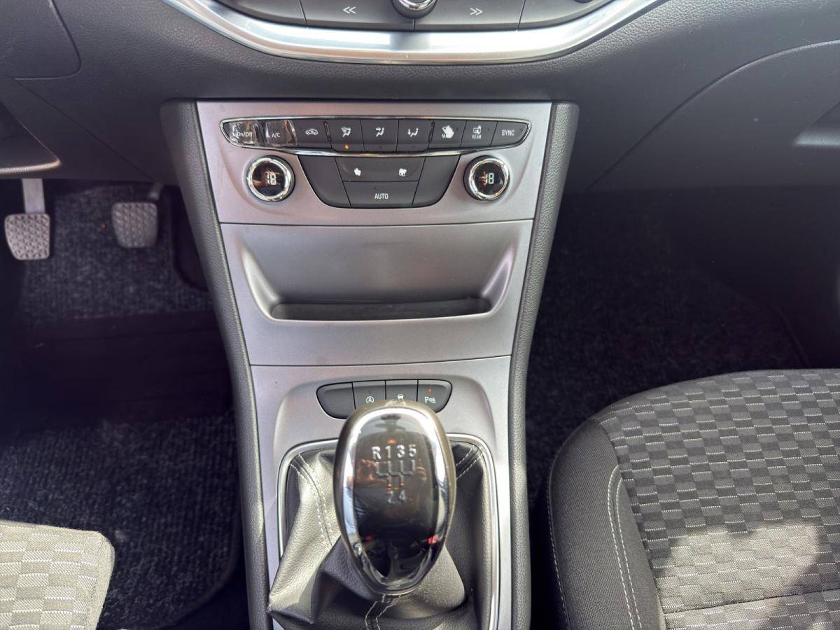 opel-astra-sport-tourer-2017-gasolina-999cc
