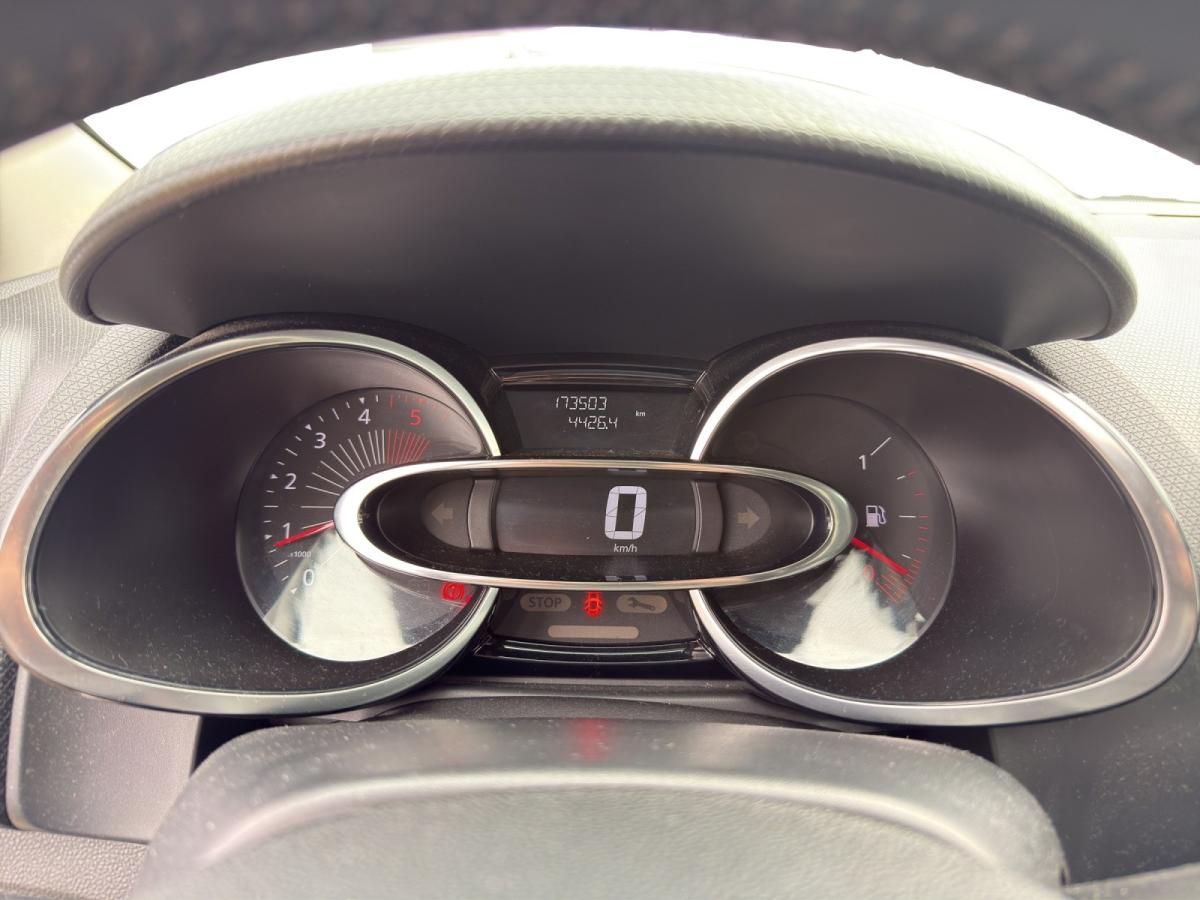 renault-clio-sport-tourer-2016-diesel-1461cc