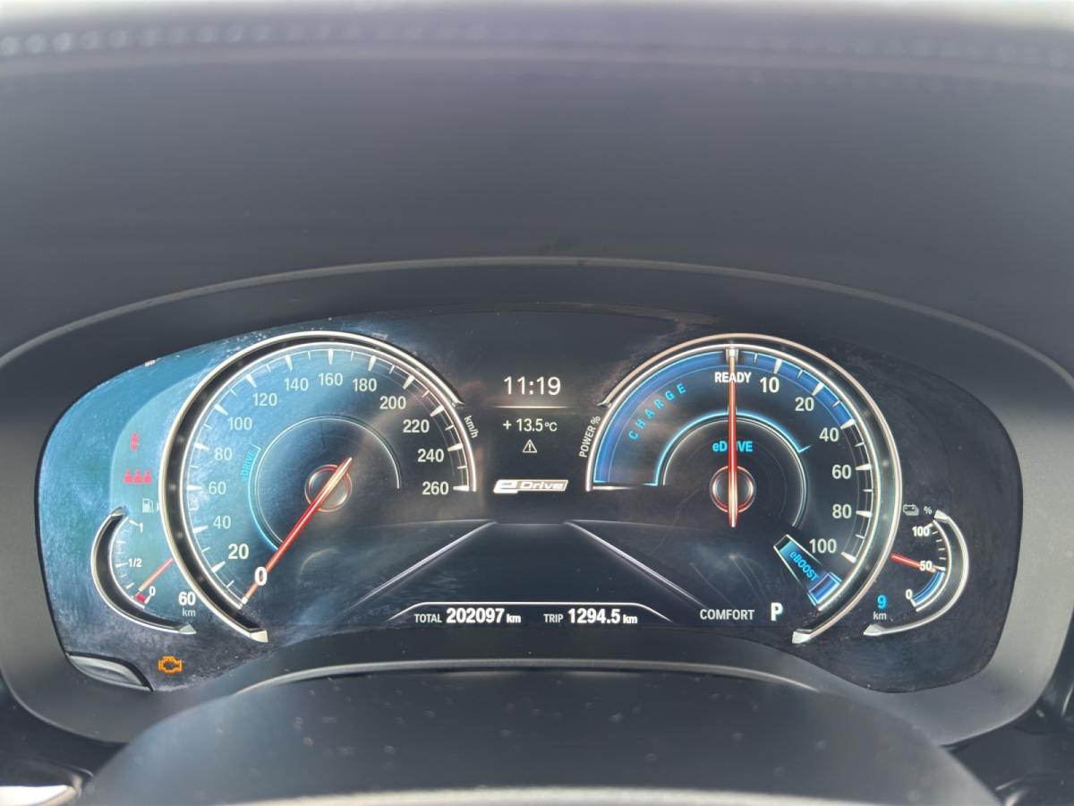 bmw-serie-5-2017-hibrido-a-gasolina-1998cc