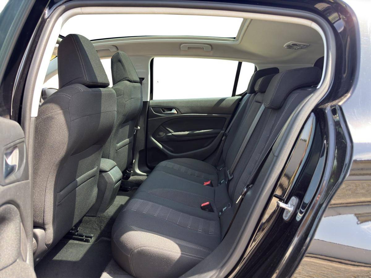 peugeot-308-2016-gasolina-1199cc