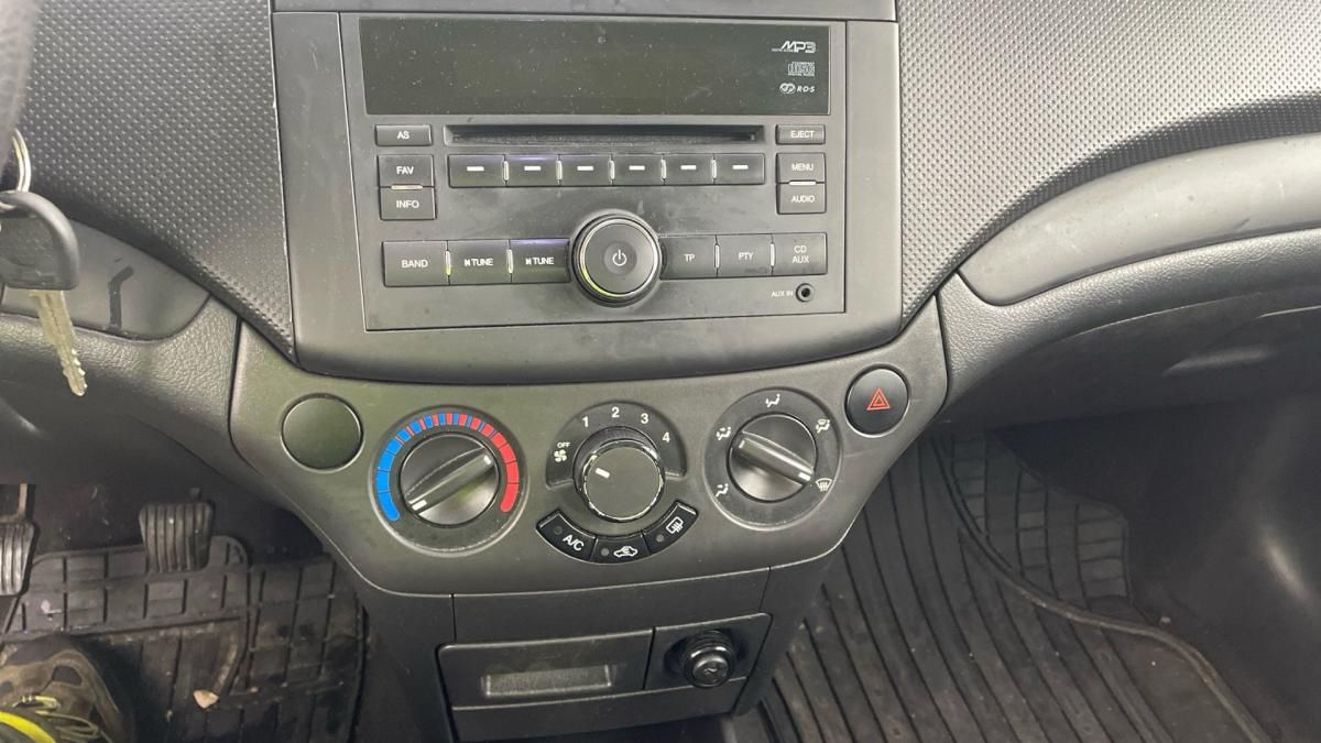 chevrolet-aveo-2010-gasolina-1206cc