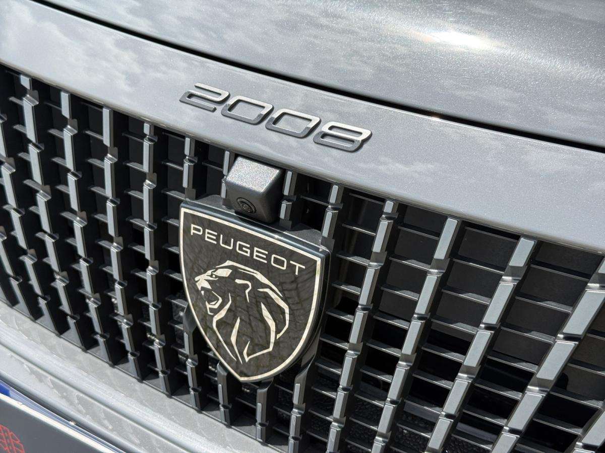 peugeot-2008-2025-eletrico-500cc