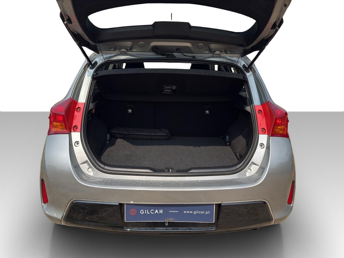 toyota-auris-2014-diesel-1364cc