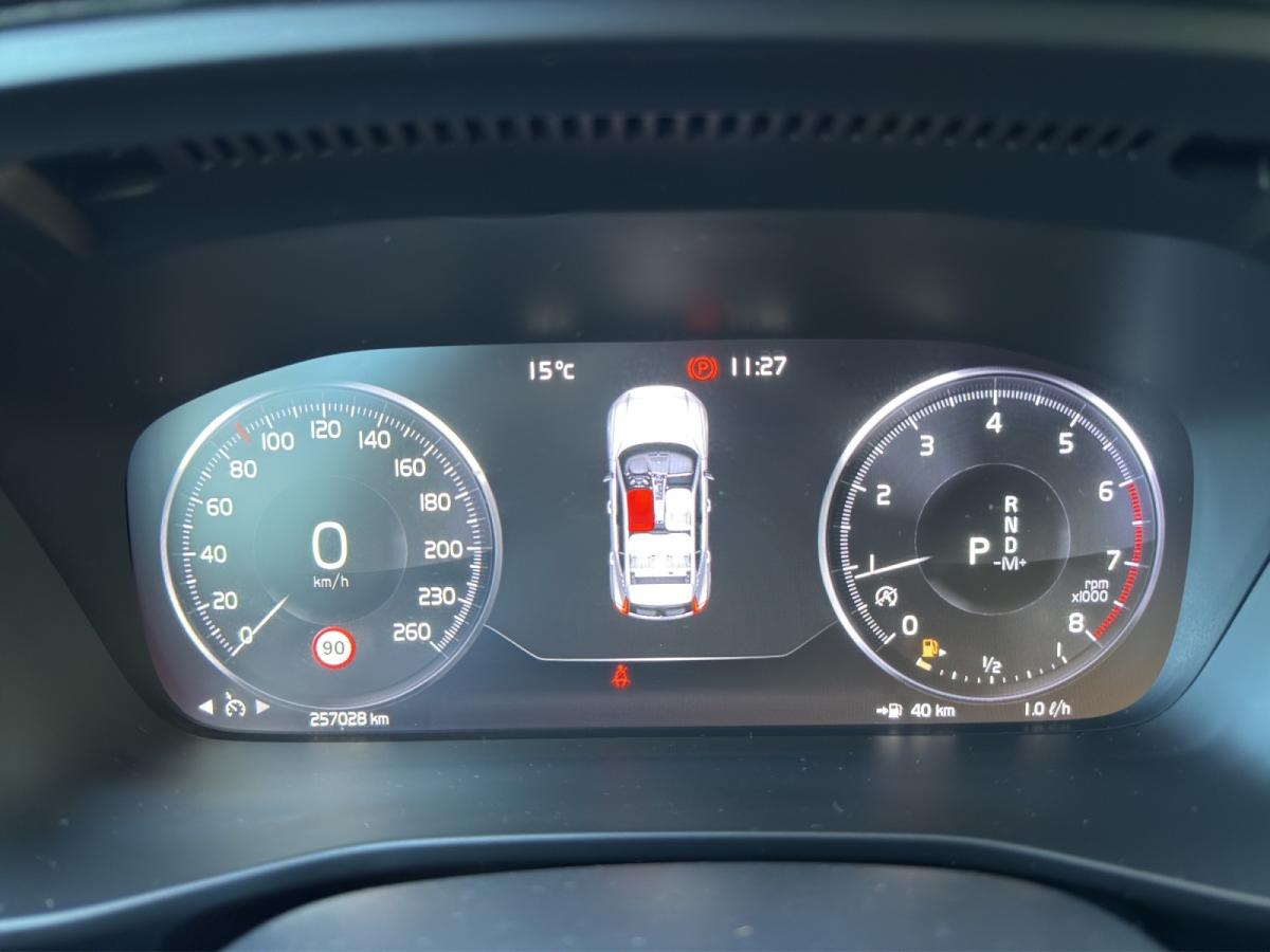 volvo-xc40-2019-gasolina-1969cc